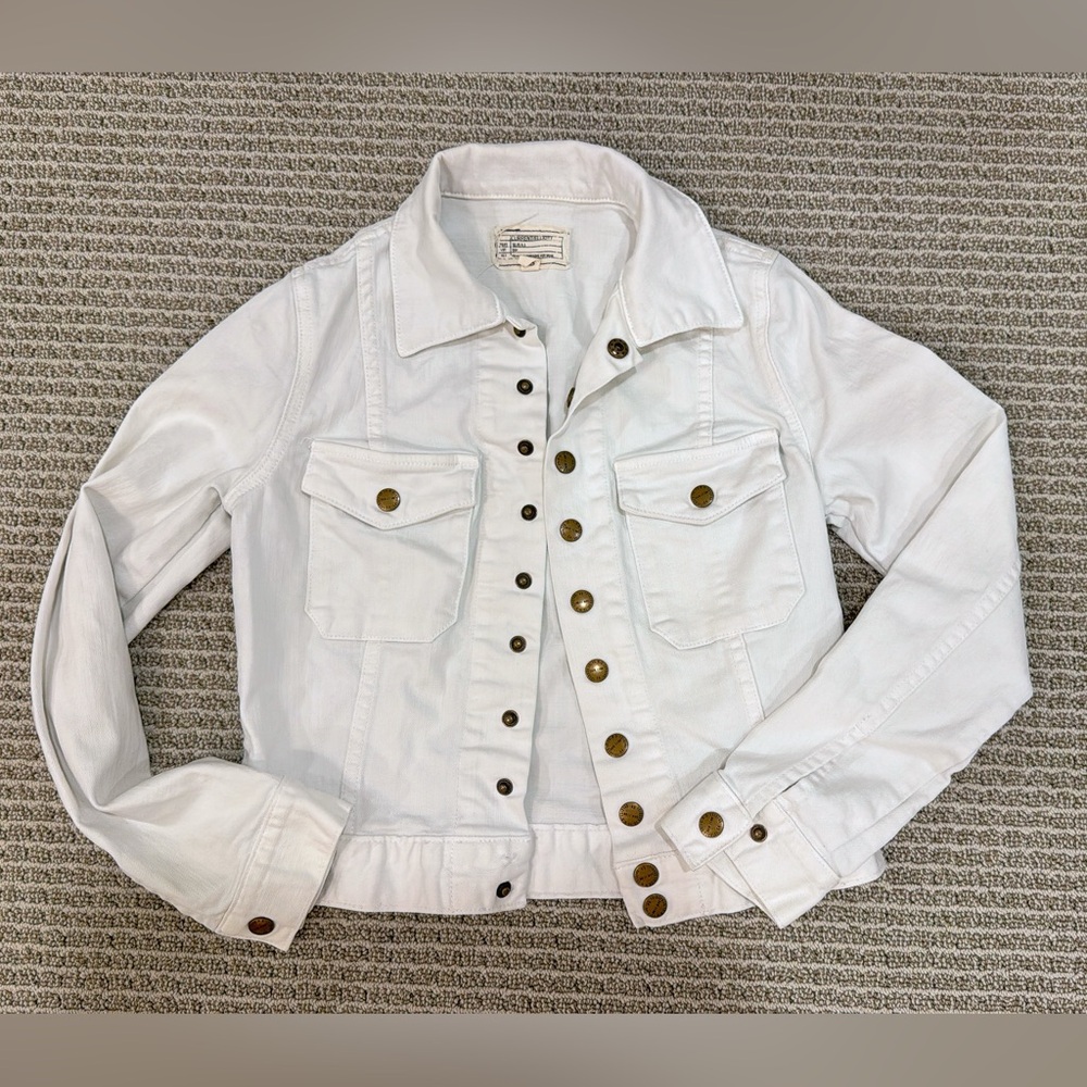 White jean jacket size 0